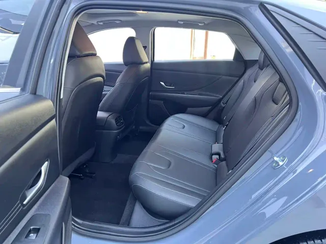 Hyundai Elantra — Фото автомобиля 13