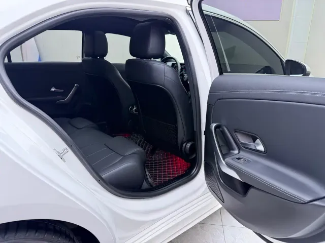 Mercedes-Benz A-Class — Фото автомобиля 21