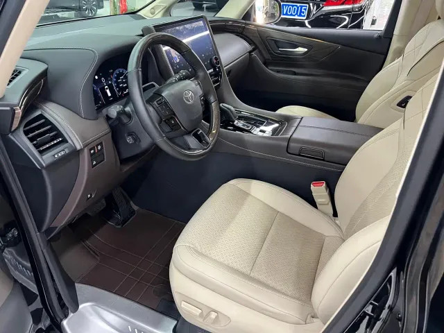 Toyota Alphard — Фото автомобиля 21