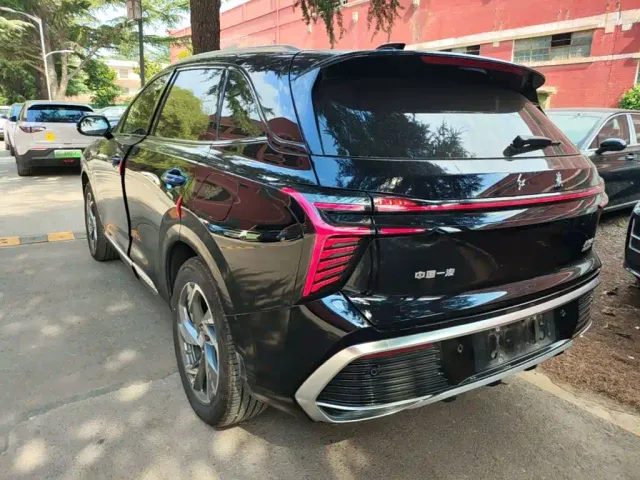 Hongqi HS3 PHEV — Фото автомобиля 4