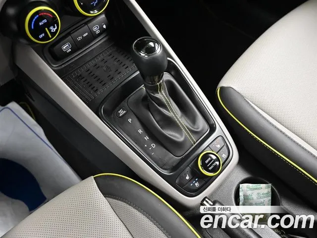 Hyundai Venue — Фото автомобиля 8
