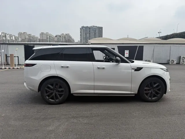 Land Rover Range Rover Sport — Фото автомобиля 4