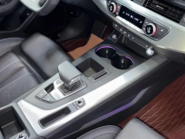 Audi A4L — Фото автомобиля 16