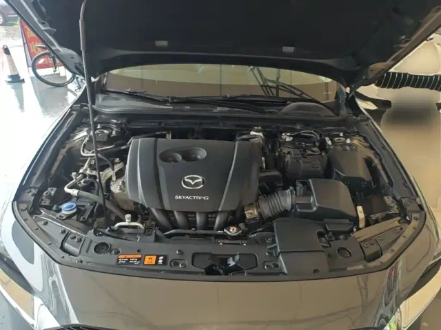 Mazda Axela — Фото автомобиля 19