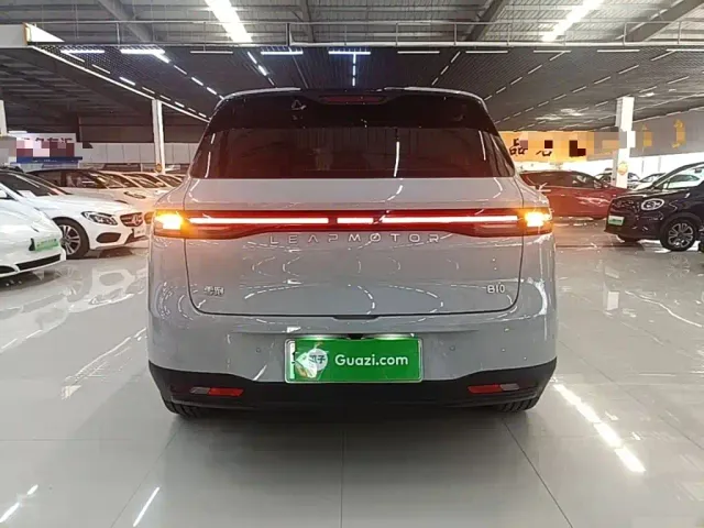 Leapmotor B10 — Фото автомобиля 5