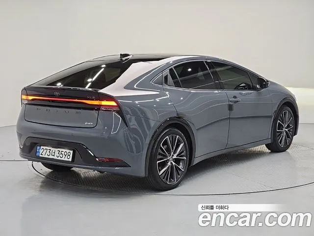 Toyota Prius 5th Gen — Фото автомобиля 4