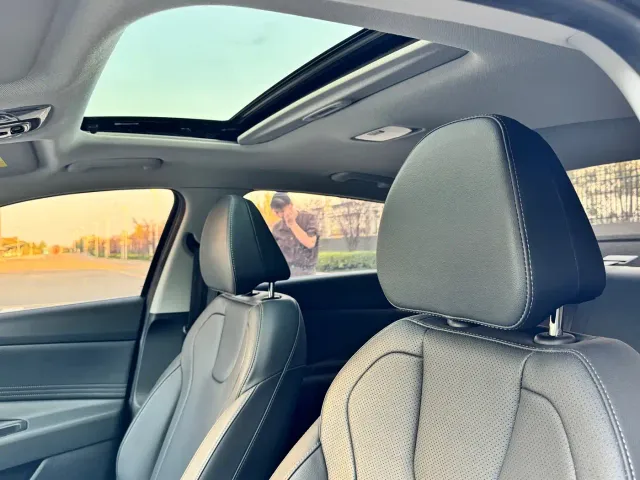 Hyundai Elantra — Фото автомобиля 11