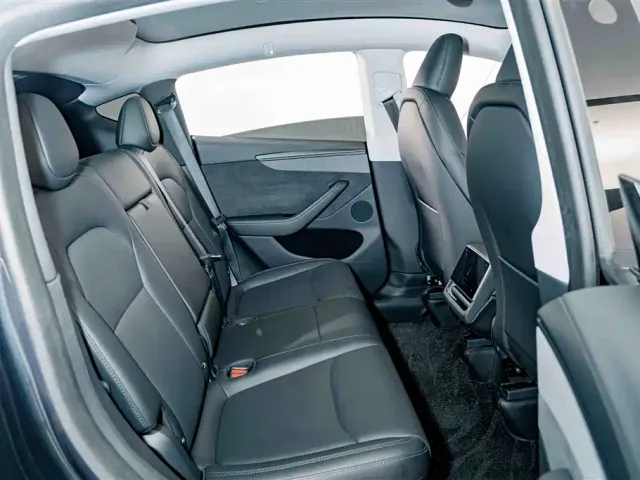 Tesla Model Y — Фото автомобиля 20