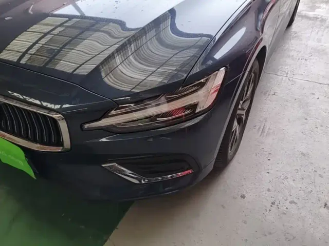 Volvo S60 — Фото автомобиля 23