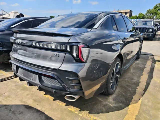 Lynk & Co 03 — Фото автомобиля 14