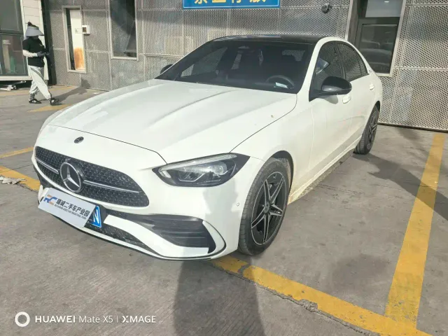 Фотография автомобиля — Mercedes-Benz C-Class