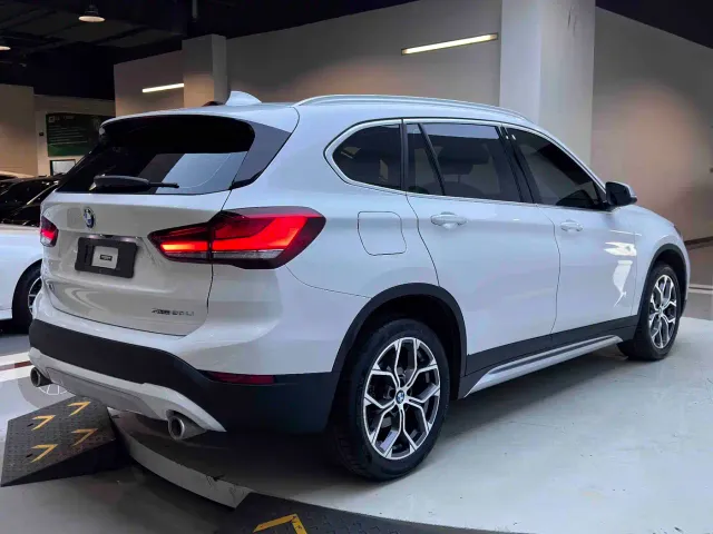 BMW X1 — Фото автомобиля 2