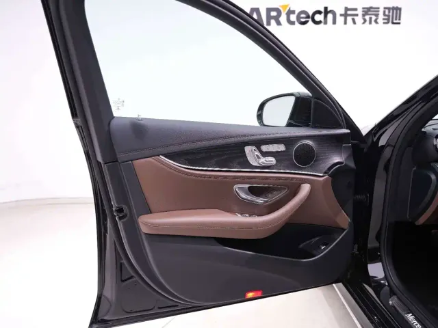 Mercedes-Benz E-Class — Фото автомобиля 26