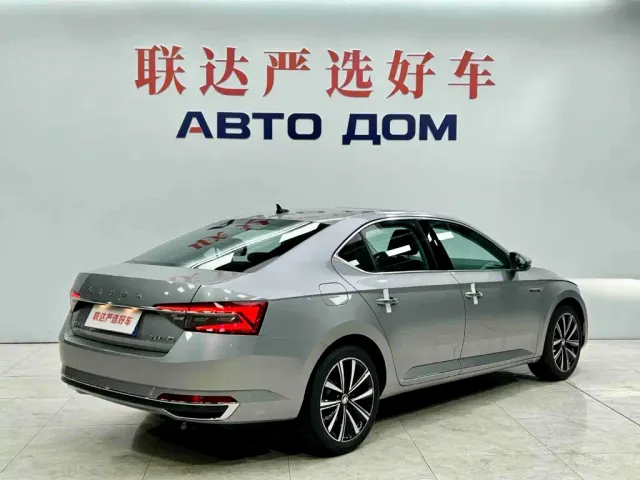 Skoda Superb — Фото автомобиля 6