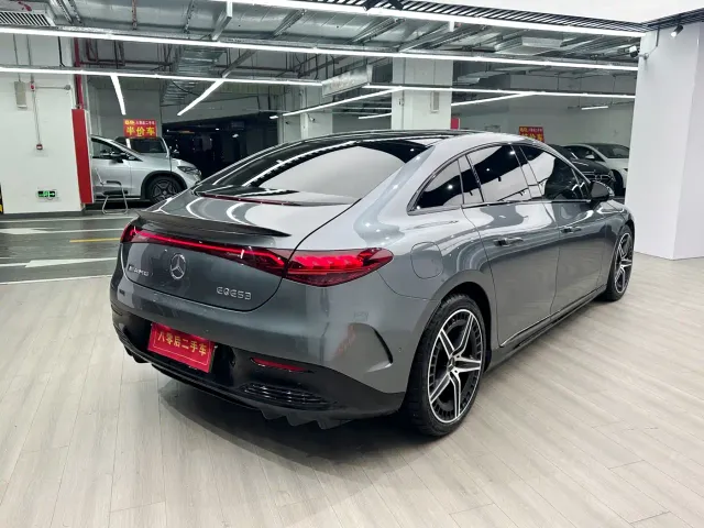 Mercedes-Benz EQE AMG — Фото автомобиля 7