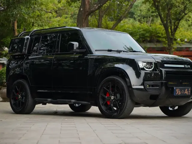 Фотография автомобиля — Land Rover Defender