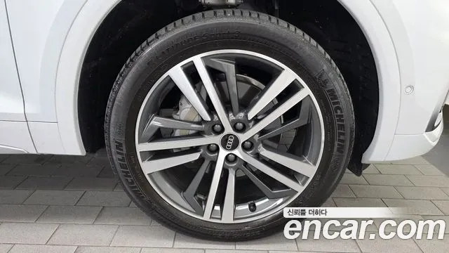 Audi Q5 FY — Фото автомобиля 21