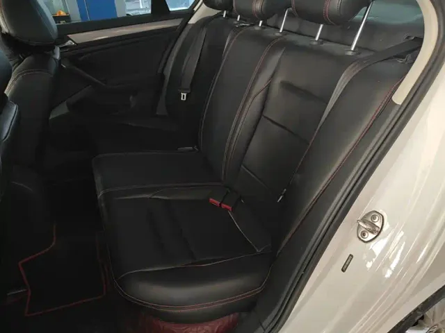 Volkswagen Bora — Фото автомобиля 16