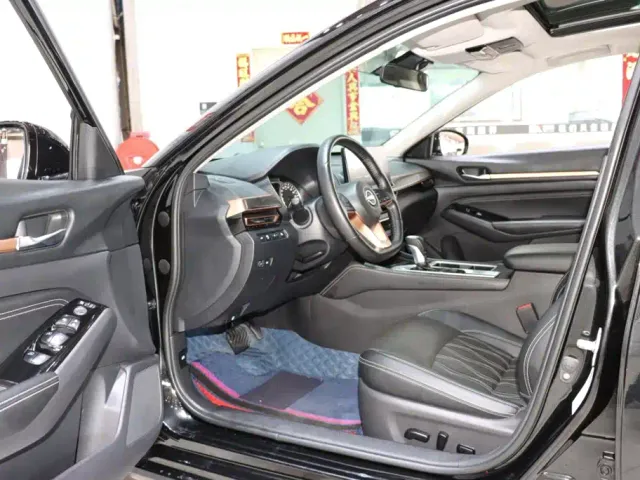 Nissan Teana — Фото автомобиля 10