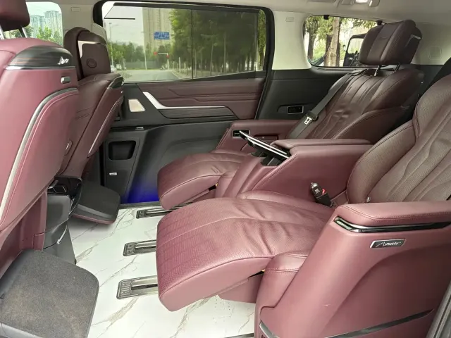 Buick Century 2023 2.0T 6-Seat World Edition — Фото автомобиля 6