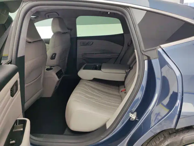 Geely Galaxy Xingyao 8 — Фото автомобиля 11