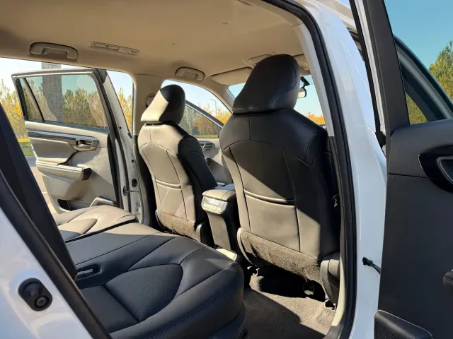 Toyota Highlander — Фото автомобиля 15