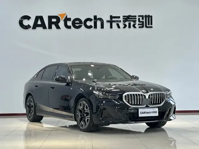 BMW 5 Series — Фото автомобиля 3