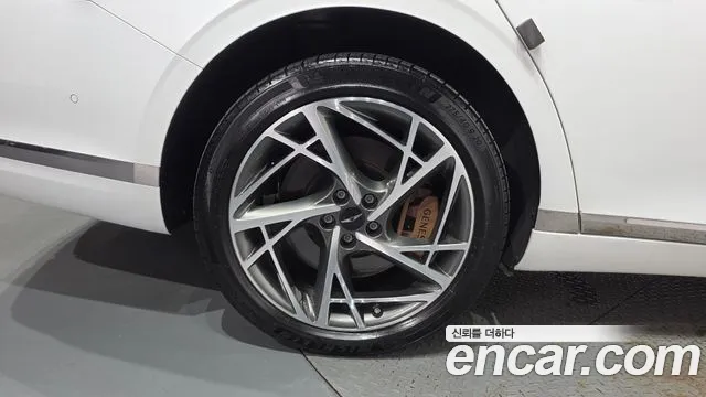 Genesis G90 Бензин 3.5 Turbo e-S/C AWD — Фото автомобиля 2
