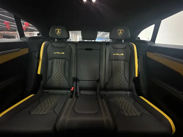 Lamborghini Urus — Фото автомобиля 30