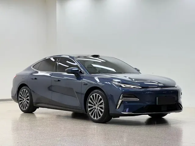 Geely Galaxy Xingyao 8 — Фото автомобиля 3