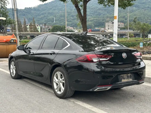 Buick Regal — Фото автомобиля 4