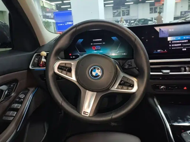 BMW i3 — Фото автомобиля 10