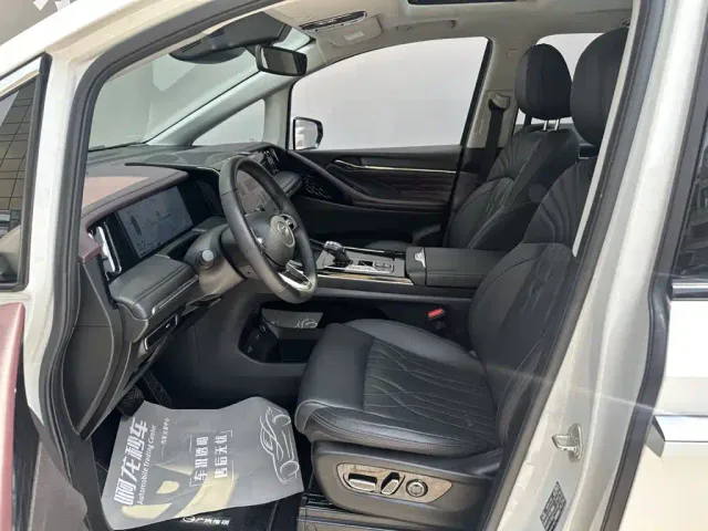 GAC Trumpchi M8 — Фото автомобиля 9