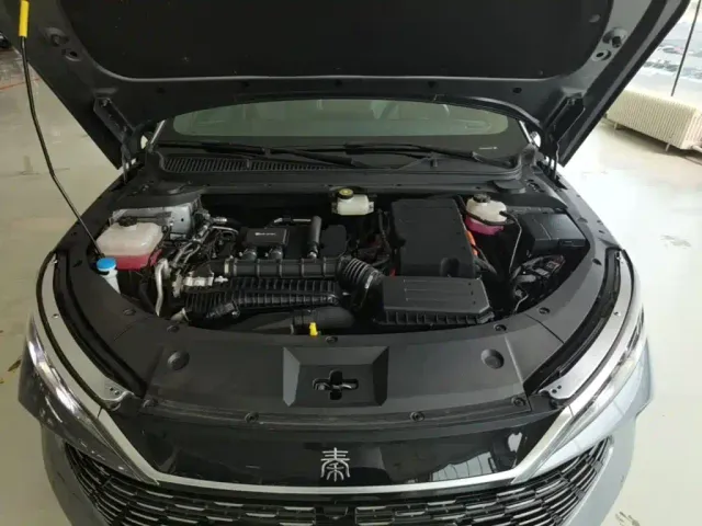 BYD Qin L — Фото автомобиля 19