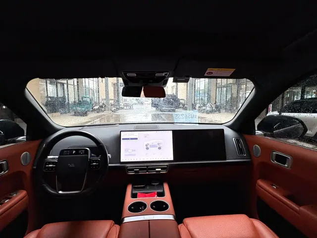 Li Auto L9 — Фото автомобиля 7