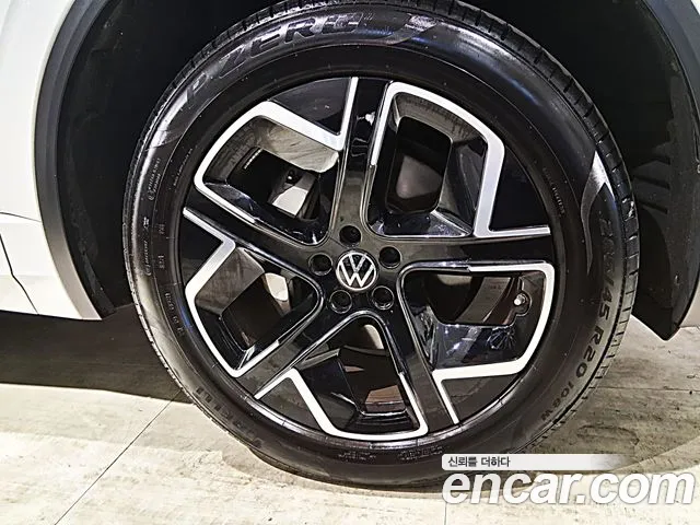 Volkswagen Touareg 3rd Gen — Фото автомобиля 5
