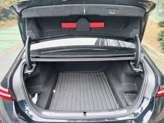 BMW 5 Series — Фото автомобиля 16