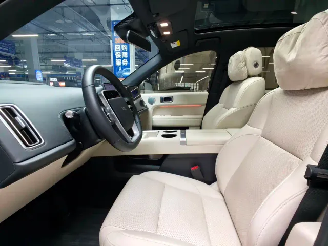 Li Auto L6 — Фото автомобиля 5