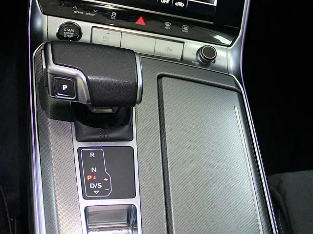 Audi Audi A6L 2024 40 TFSI Luxury Elegance — Фото автомобиля 11