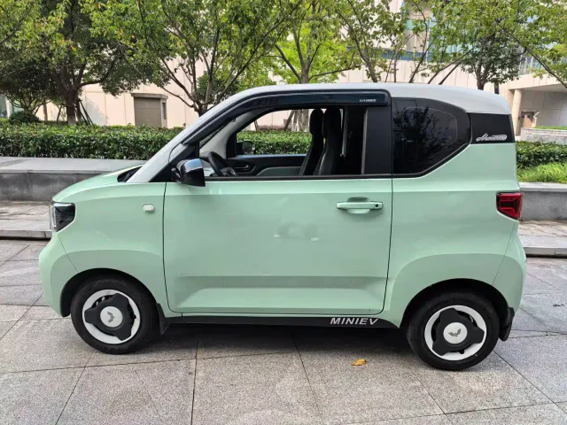 Wuling Hongguang Mini EV — Фото автомобиля 3