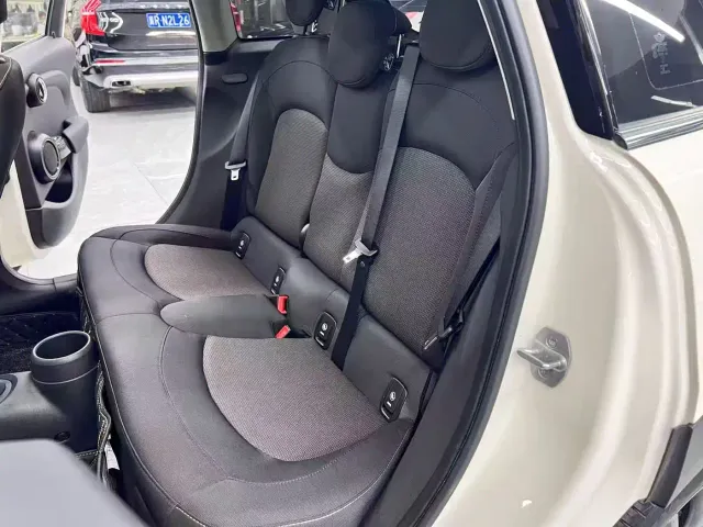 MINI Hatch — Фото автомобиля 17