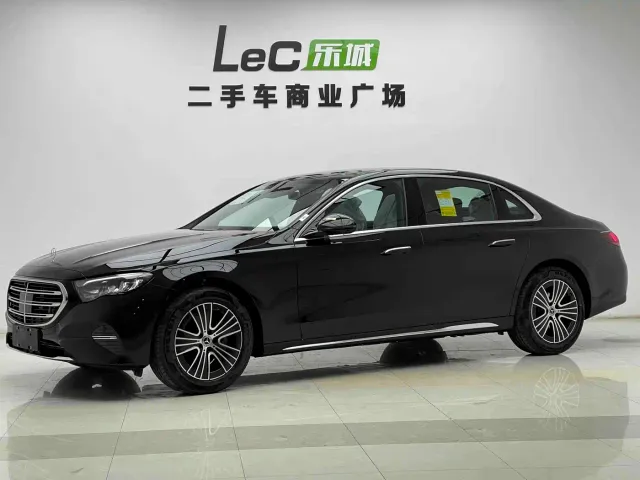 Фотография автомобиля — Mercedes-Benz E-Class