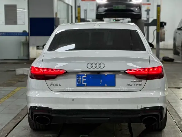 Audi A4L — Фото автомобиля 4