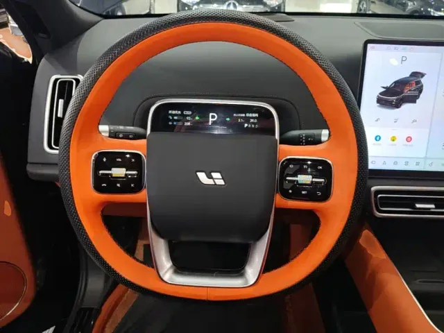 Li Auto L9 — Фото автомобиля 10