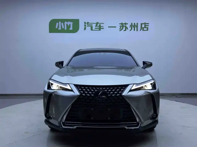 Lexus UX — Фото автомобиля 2