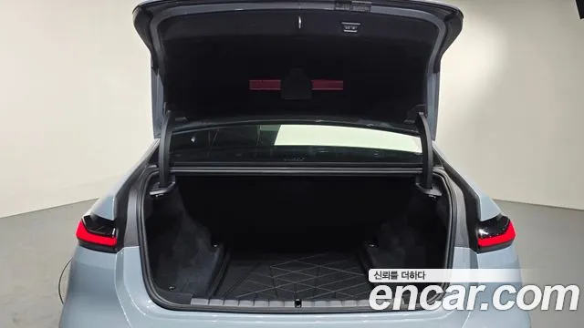 BMW 7-Series 7 серия (G70) 740i xDrive M Sport — Фото автомобиля 13