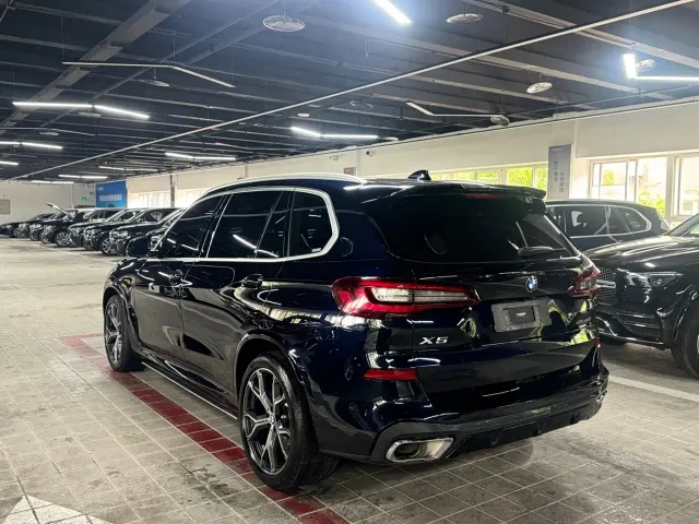BMW X5 — Фото автомобиля 6
