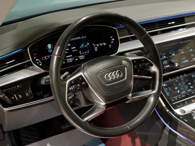 Audi A8 — Фото автомобиля 3