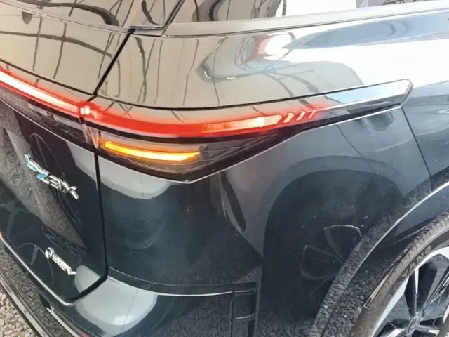 Toyota BoZhi 3X — Фото автомобиля 7