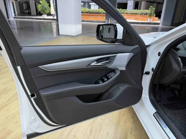 Cadillac CT5 — Фото автомобиля 7